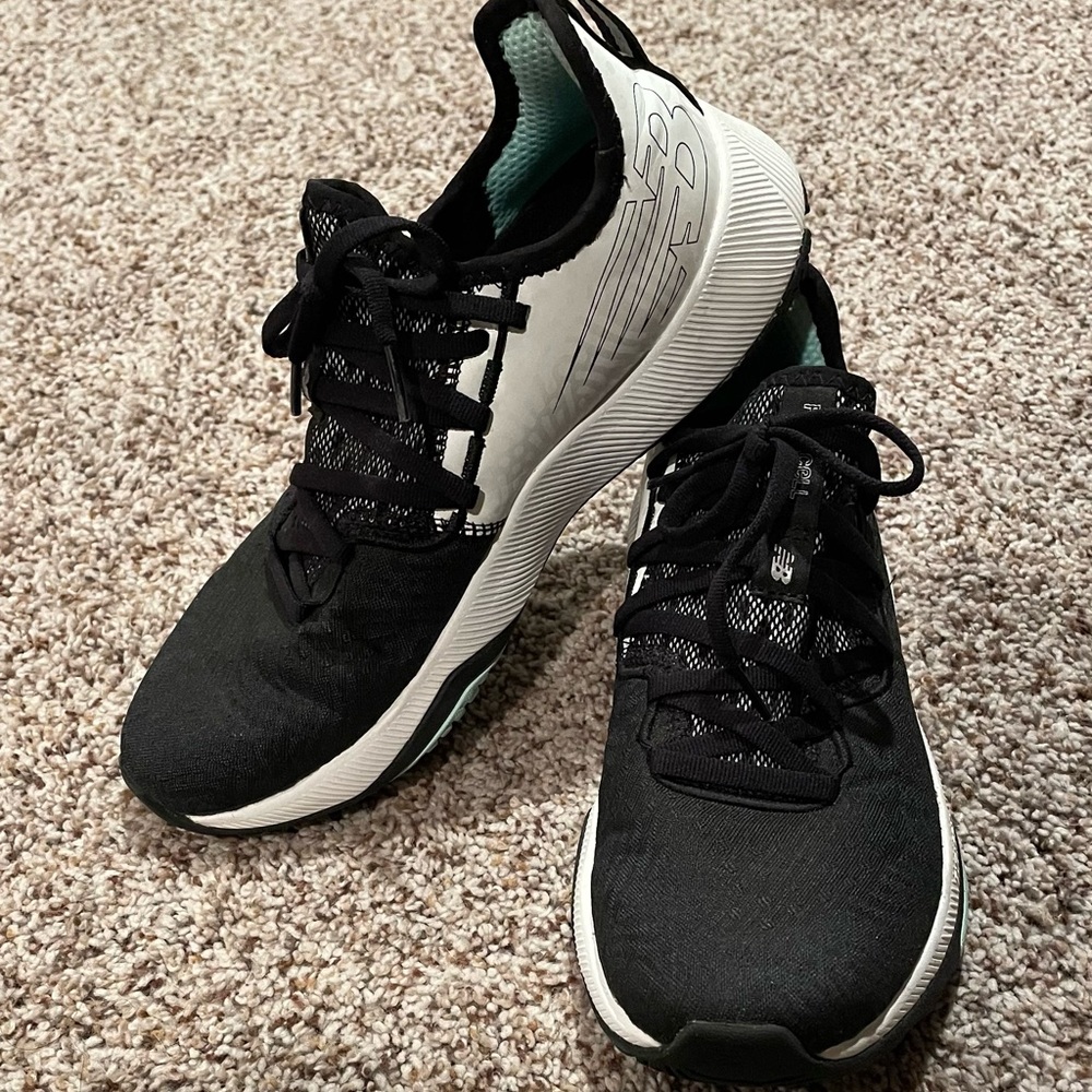 New Balance Women’s Strength Training Shoes 8 Athletic Tennis Shoes Black White